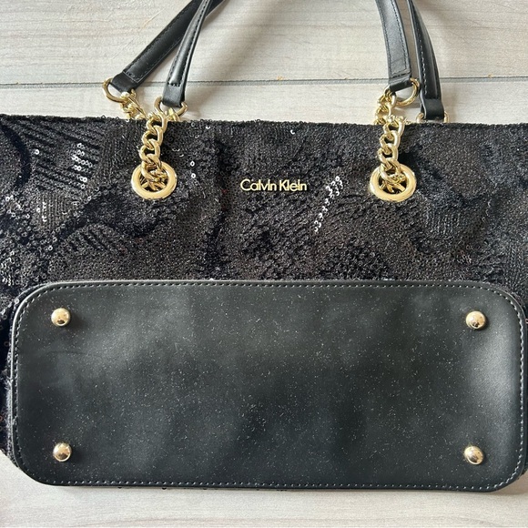 NWT Calvin Klein Black Sequins Medium Shoulder Handbag - Picture 4 of 8
